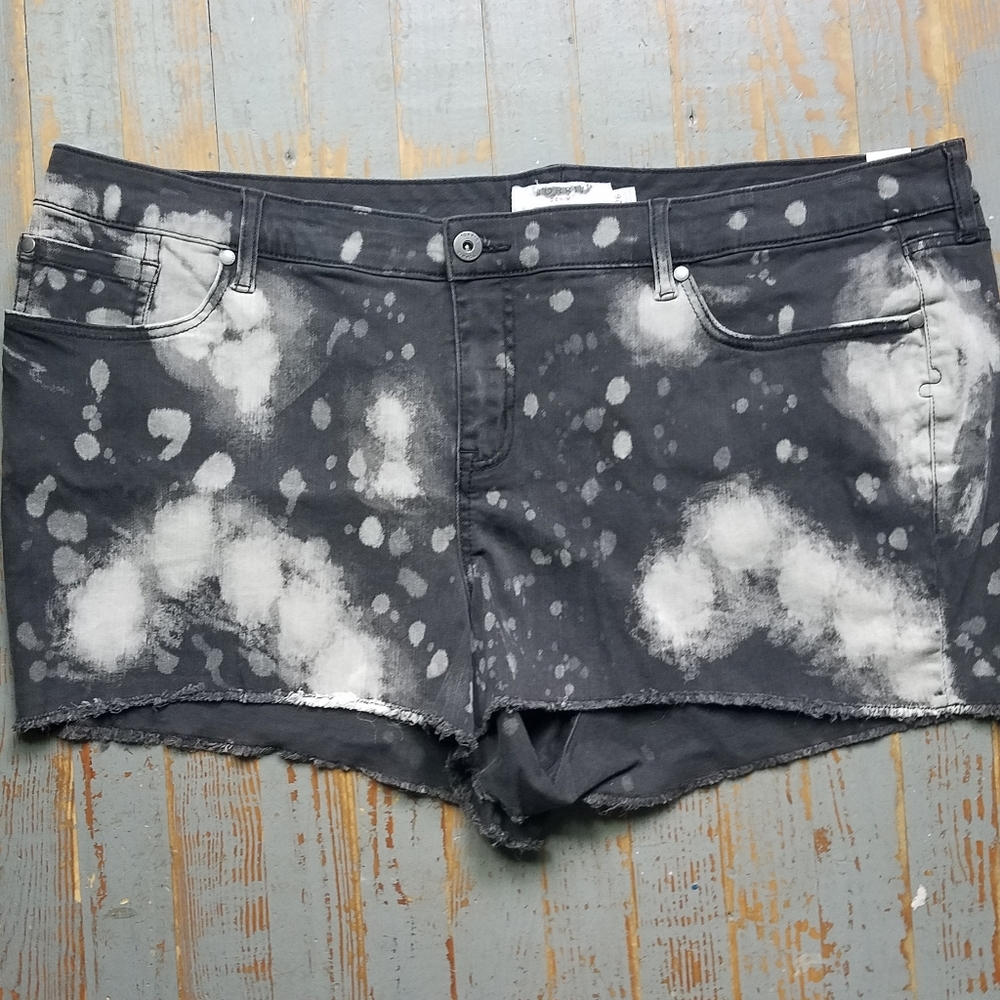 Torrid 26 Cut Off Denim Jean Shorts Black